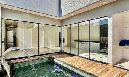 Casa à Venda em Cardoso, Aparecida de Goiânia, 215m², 3 Suítes