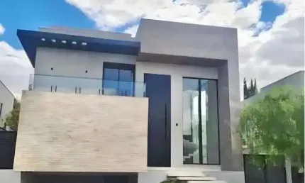 Casa de Luxo à Venda em Alphaville Flamboyant Goiânia