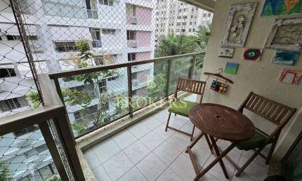 Apartamento à venda, Botafogo (Nova Urca) - Varanda, 2 quartos sendo 1 suíte, 1 banheiro social, 1