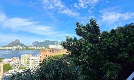 Deslumbrante Casa a venda na Rua Sacopã, Lagoa, Rio de Janeiro.