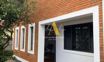 Casa com 5 quartos à venda na Rua Pedro Angela, 755, Vila Nova Botucatu, Botucatu por R$ 750.000