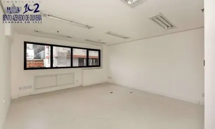 Sala comercial para alugar na Avenida Luiz Manoel Gonzaga, 351, Três Figueiras, Porto Alegre
