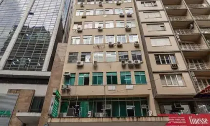 O Centro Histórico espera por você: Conheça esta linda sala comercial no Ed. Ama