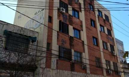 Apartamento de 1 dormitório com vaga de garagem escriturada na Rua Lopo Gonçalve
