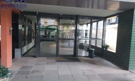 Excelente Conjunto Comercial com BOX, Zona dos Tribunais.
