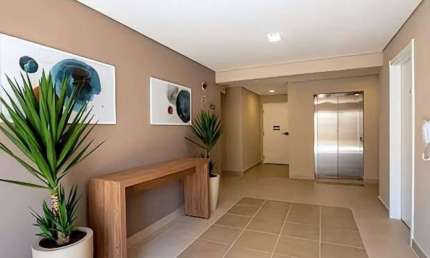 ste charmoso apartamento localizado na Vila Cláudia oferece uma oportunidade única para quem procura um novo lar.