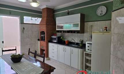 Casa à venda em Indaiatuba-SP, Jardim Regente: 3 quartos, 1 suíte, 2 salas, 4 banheiros, 7 vagas de garagem, 213,70m².