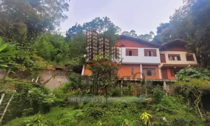 C513 Casa em área nobre, Vale dos Pinheiros- Nova Friburgo-RJ
