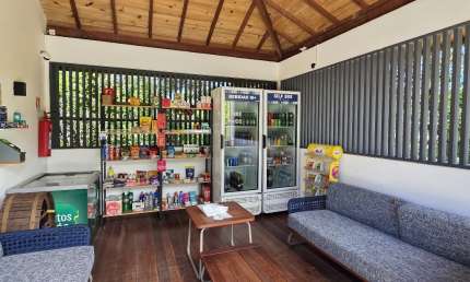 PRAIA DO FORTE | Apt Garden no VILA DO LAGO | 2/4 | Frente Lago | Térreo | Mobiliado | Varanda | Nascente | 1 vaga