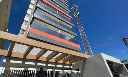 Studio Sofisticado na Praia de Amaralina — Mobiliado, Climatizado, Porteira Fechada e Vista Mar