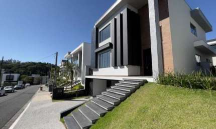 Casa em condomínio fechado com 4 quartos à venda no Itoupava Central, Blumenau  por R$ 2.400.000