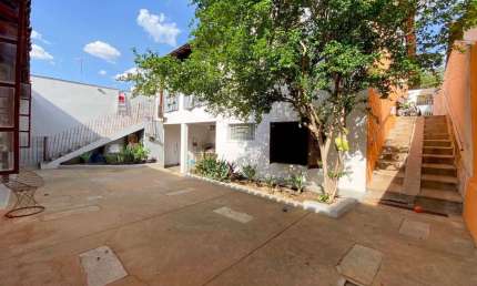 Casa para Venda em Belo Horizonte, Ouro Preto, 4 dormitórios, 1 suíte, 3 banheiros, 5 vagas