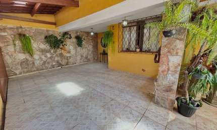 Casa para Venda em Belo Horizonte, Santa Efigênia, 5 dormitórios, 2 banheiros, 3 vagas