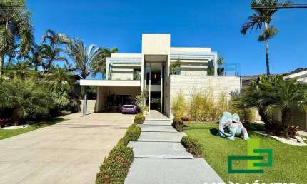 Casa de Luxo a Venda no Condomínio Costa Verde Tabatinga.