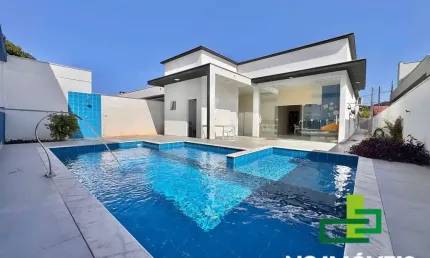 Casa Térrea à Venda no Condomínio Mar Verde – Praia da Mococa, Caraguatatub