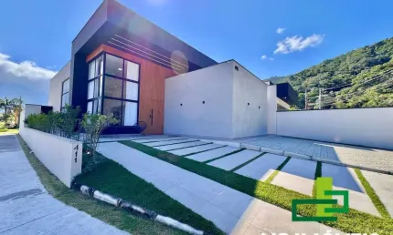 Venda| Casa Térrea de Esquina Mobiliada no Condomínio Mar Verde.