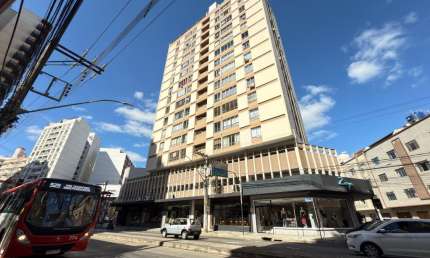 Viva o privilégio de morar na Av. Presidente Itamar Franco! Apartamento 2 quartos à venda.