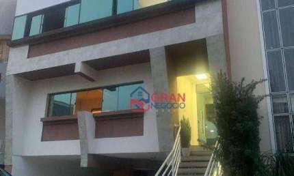 Casa com 3 quartos para alugar na Rua Ângelo Breseghello, 422, Bairro Alto, Curitiba