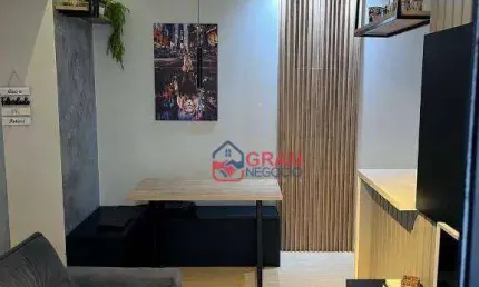 Apartamento mobiliado à venda na região do Campo Comprido