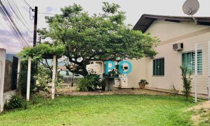 Casa com 4 dormitórios à venda no bairro Gravatá, em Navegantes/SC