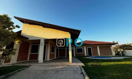 Casa com 4 dormitórios à venda no Centro, em Balneário Piçarras/SC