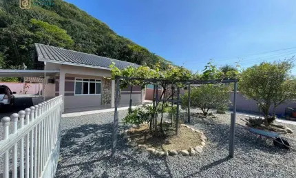 Casa com 3 dormitórios à venda, 155 m² por R$ 900.000,00 - Gravatá - Penha/SC