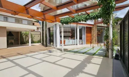 EXCLUSIVA CASA TRIPLEX EM CONDOMÍNIO NOBRE NO CÔNEGO – CONFORTO E SOFISTICAÇÃO!