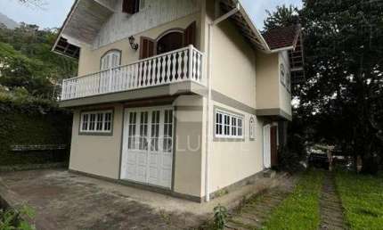 Casa com 4 dormitórios à venda, 260 m² por R$ 970.000,00 -Vargem Grande - Nova Friburgo/RJ