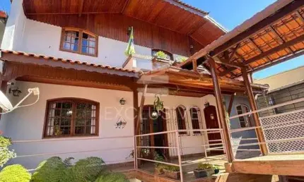 Casa com 6 dormitórios à venda, 296 m² por R$ 850.000,00 - Cônego - Nova Friburgo/RJ
