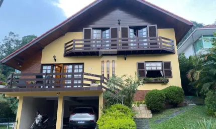 Excelente Casa Colonial no Santa Elisa  - Nova Friburgo Rj