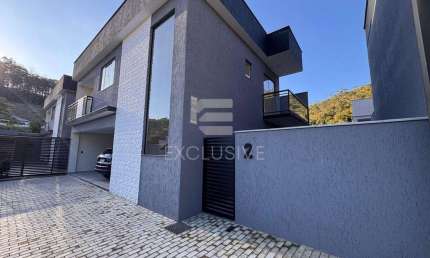 Casa com 3 dormitórios à venda, 156 m² por R$ 890.000 - Braunes - Nova Friburgo/RJ