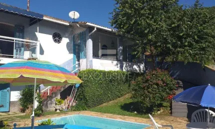 Casa com 3 dormitórios à venda, 250 m² por R$ 940.000,00 - Cascatinha - Nova Friburgo/RJ