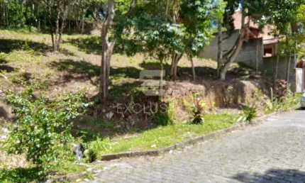 Ótimo terreno localizado 700 metros do centro cônego, medindo total 816 m2