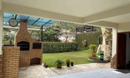 Casa com 3 dormitórios à venda, 207 m² por R$ 1.160.000- Vale dos Pinheiros- Nova Friburgo