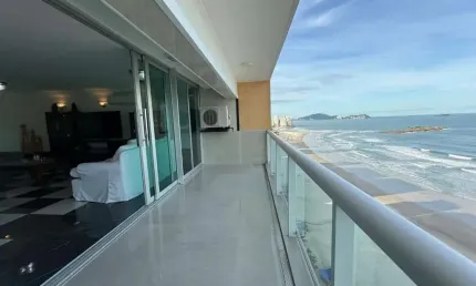 Desfrutar de morar na praia com uma vista deslumbrante e fácil acesso para São Paulo. Localizado bem pertinho da padaria o Rei do trigo