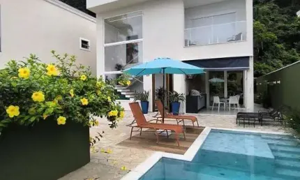 Casa condomínio Pernambuco ll com 04 dormitórios Guarujá