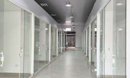 Sala Comercial para Locação em Guarujá, Balneario Praia do Perequê, 3 banheiros, 10 vagas
