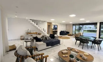 Casa condomínio jardim Acapulco Guarujá a venda com lazer