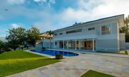 Casa 04 suítes Marina Guarujá píer para embarcação/heliponto