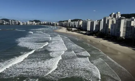 Apartamento decorado e reformado com vista total mar Guarujá