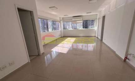 Sala comercial para alugar na Rua Joaquim Manuel de Macedo, 199, Barra Funda, São Paulo