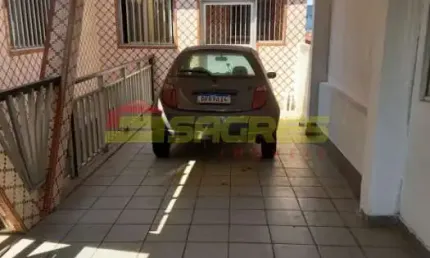 Casa com 03 Dormitórios, Jardim Japão por: R$ 5.500,00