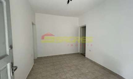 Casa com 01 Quarto para Locação, 40m²  - Por R$ 1.600,00