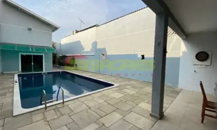 Sobrado com 04 dormitórios e piscina - Vila Guilherme.