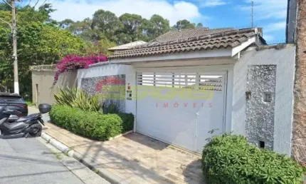 Sobrado com piscina e 3 suítes à venda por r$ 1.800.000,00