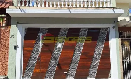 Sobrado com 3 quartos (sendo 2 suítes) à venda, 173 m² por R$ 890.000,00