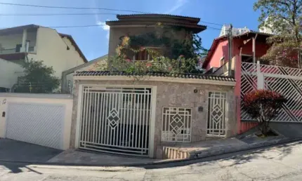 Casa de alto padrão à venda no conj. res. santa terezinha