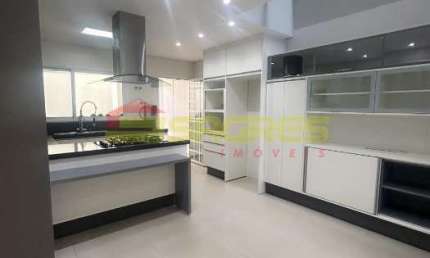 Casa com 3 quartos para alugar na Rua Casa Forte, 764, Água Fria, São Paulo