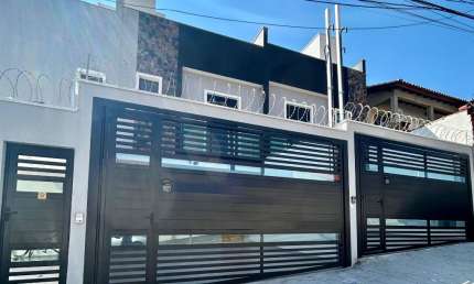 Casa com 2 quartos para alugar na Rua Petrogrado, 1103, Jardim Santo Alberto, Santo André