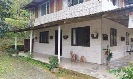 Casa com 4 quartos à venda na Avenida Nereu Ramos, Medeiros, Balneário Piçarras